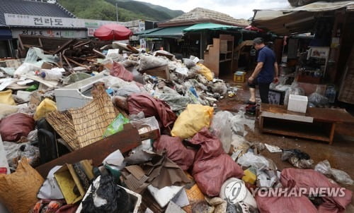 물 빠진 영호남 화합상징 화개장터, 폭격 맞은 전쟁터였다