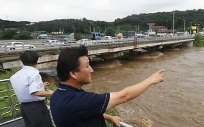 포천 영평교 홍수주의보 발령…수위 4m 육박