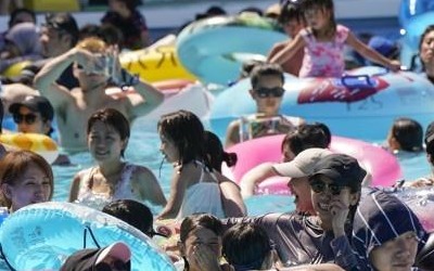 '검사 감소' 일본 코로나 신규확진 사흘째 1000명 미만