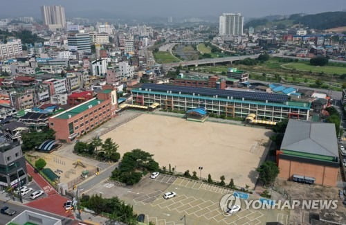 확진자 폭증에 원주 모든 학교 내달 11일까지 등교 중지 예정