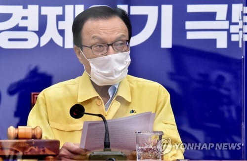 이해찬·김태년도 코로나 검사 대상…자가격리 길어질듯