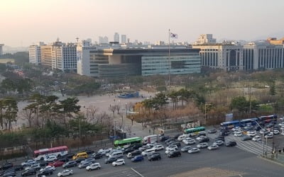 금융위 예산 3분의1을 가져가는 산업은행 [박종서의 금융형통]