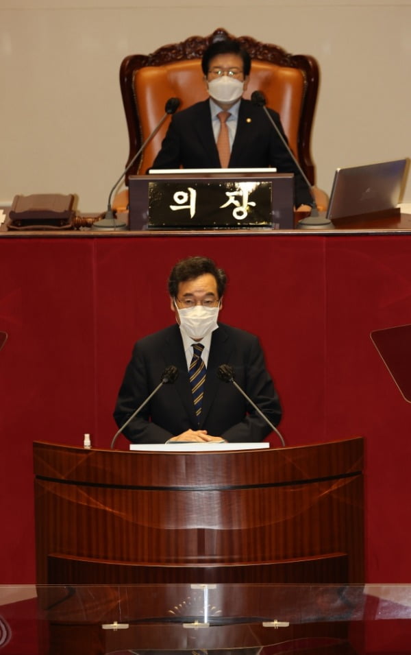 이낙연 더불어민주당 대표가 7일 오전 서울 여의도 국회에서 열린 제382회 국회(정기회) 제2차 본회의서 교섭단체 대표연설을 하고 있다. /사진=뉴스1