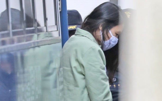 전 남편을 살해한 혐의로 2심에서 무기징역을 선고받은 고유정(37)이 코로나19(신종 코로나바이러스 감염증) 긴급재난지원금을 신청한 것으로 확인됐다. [사진=연합뉴스]