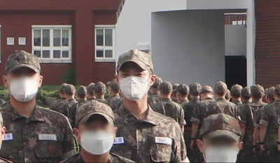 '해군' 박보검 훈련소 포착, 늠름한 자태 
