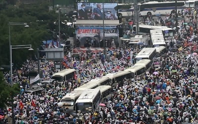 "드라이브 스루로 하겠다"…개천절 집회 강행 논란 '계속'