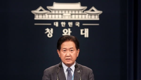 서주석 청와대 국가안보실 1차장이 27일 오후 청와대 춘추관 대브리핑룸에서 대통령 주재 긴급 안보관계장관회의 관련 브리핑을 하고 있다. /사진=연합뉴스