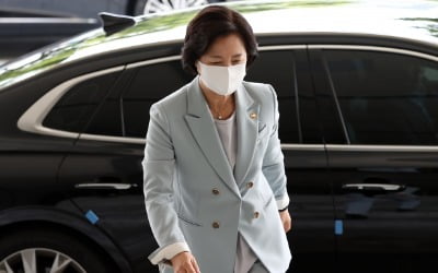 추미애 "아들 특혜 의혹 무리한 고소…사과 없을시 후속 조치"