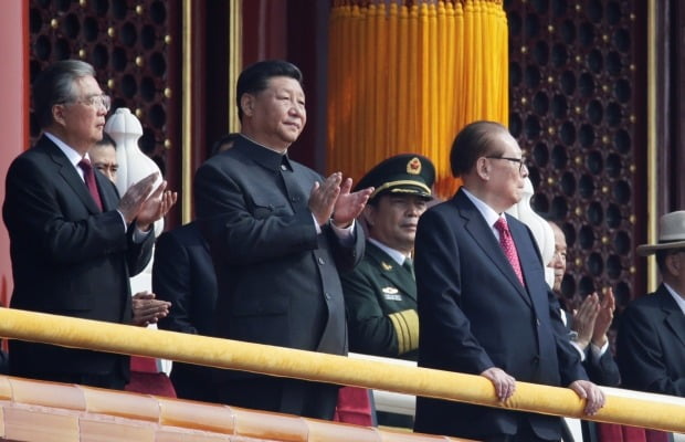 시진핑(가운데) 중국 국가주석. 사진=로이터