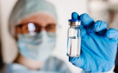 美 FDA "코로나19 백신 대선 전 승인 어려워"…이번주 새 지침 발표