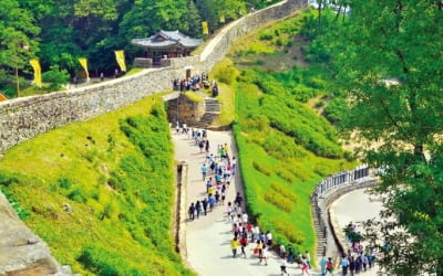 세계문화유산 3곳 보유한 공주…年 100만명 찾는 '힐링 여행지'로