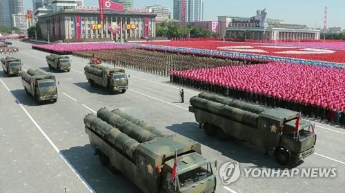 "북 열병식 준비 미림비행장에 1만여명 집결…ICBM 아직 안보여"