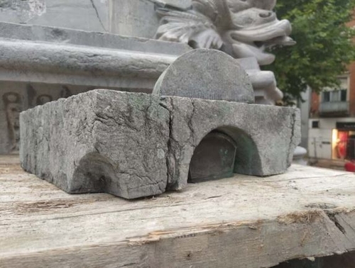 벨기에 분수대에서 죽은지 181년 된 사람 심장 발견
