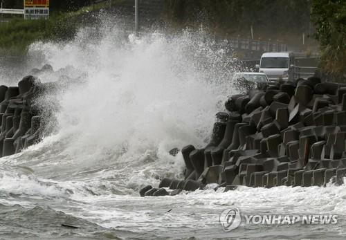 태풍 하이선, 일본 열도 거쳐 한반도 이동…최대 순간풍속 60m