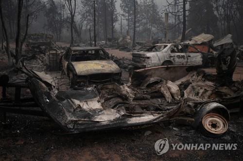 美서부 대형산불로 사망자 17명…남한 면적 20% 규모 불타