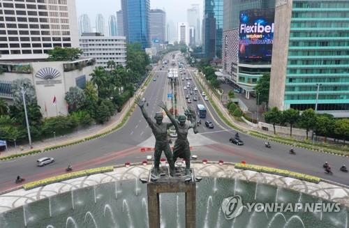 자카르타 '코로나 규제' 재강화…조코위 "경증 감염자 호텔로"