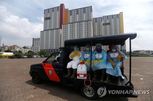 자카르타 '코로나 규제' 재강화…조코위 "경증 감염자 호텔로"