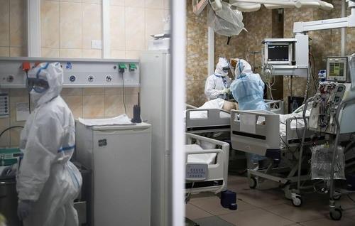 러시아 개발 백신 접종 두고 논란…의료계, 접종 압박에 반발