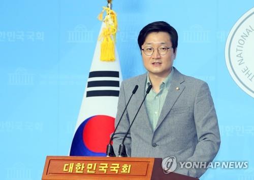 장철민 "환경부, 담뱃잎 찌꺼기 발암 위험성 알고도 유통 허용"