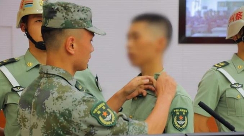 중국군 "휴대전화로 기밀누설 사병 조기퇴역"…軍보안 강화