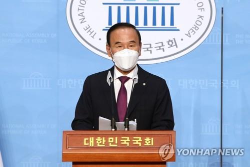 민주당 충북도당 "박덕흠 '꼼수탈당'…의원직 사퇴해야"