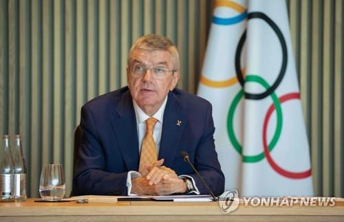 '코로나 상황 속 도쿄올림픽 강행' 보조 맞추는 日정부·IOC