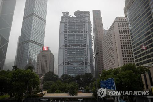 추락하는 홍콩 사무실 임대료…"30% 떨어질 수도"