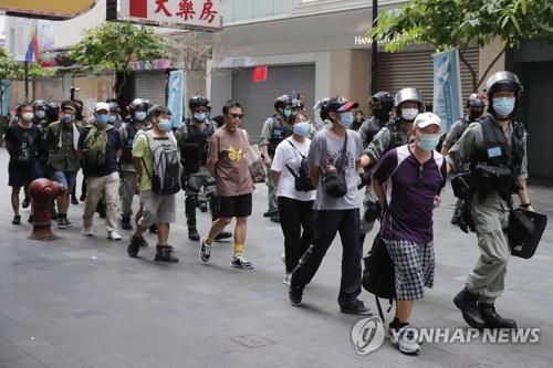 홍콩보안법 시행 석달…15세 포함 28명 체포