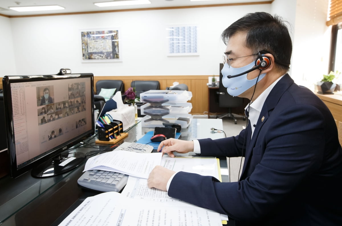 손병두 "소상공인 2차 대출 2천만원까지 상향…1차 중복 허용"