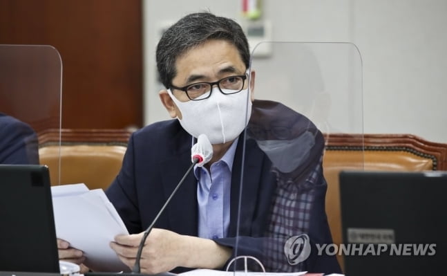 곽상도 “노영민, 반포아파트 판 것 맞나”…등기부 보유