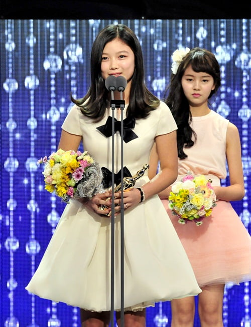 2012년 '해를 품은 달'로 MBC 연기대상 아역상을 받은 김유정/사진=MBC