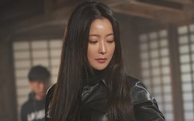 '앨리스' 김희선, 총기 액션 현장 어땠나…'걸크 폭발'
