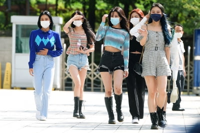 [TEN 포토] CLC '강풍 뚫고 컬투쇼 출근'