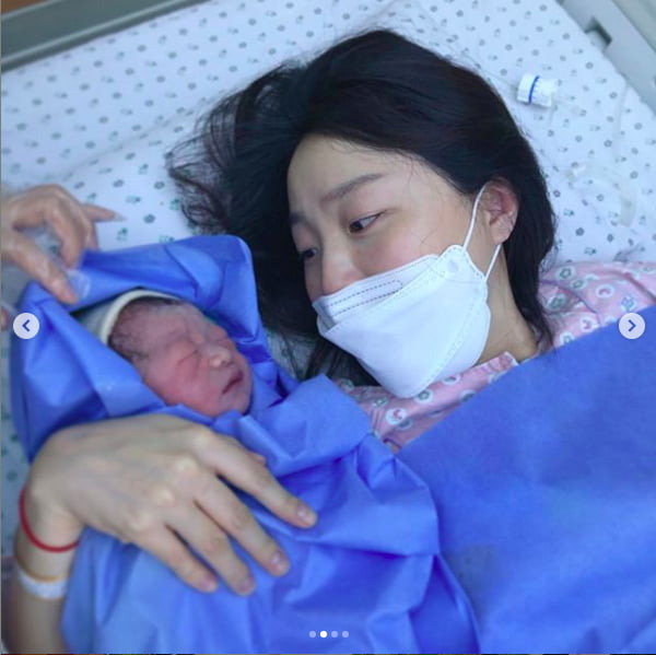 [스타탐구생활] '14일 득남' 정인욱♥ 허민 ‘임신도 육아도 유쾌한 가족’