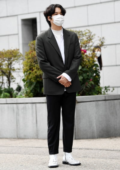 [TEN 포토] 이장우 '진지한 모습도 멋져'(오 삼광빌라)