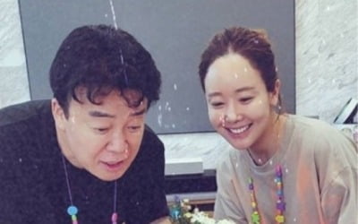 소유진♥백종원, 둘째 딸 5번째 생일 인증…대형 케이크 앞에서 '활짝'