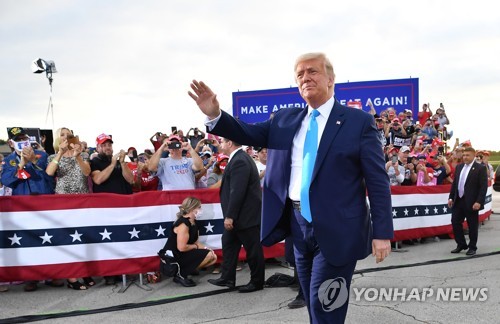 트럼프 "바이든과 달리 미국 내 테러리스트 체포할 것"(종합)