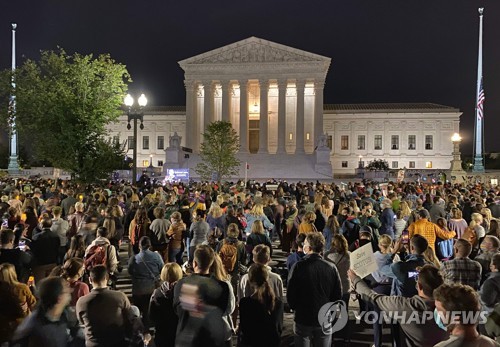 트럼프 "긴즈버그 대법관 후임자 후보 내주에 여성으로 지명"