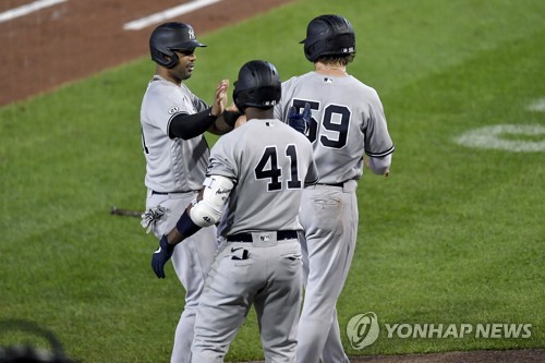 위기의 MLB 양키스, 토론토 꺾고 5연패 탈출