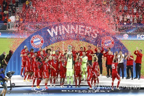 바이에른 뮌헨, UEFA 슈퍼컵도 우승…세비야에 2-1 역전승
