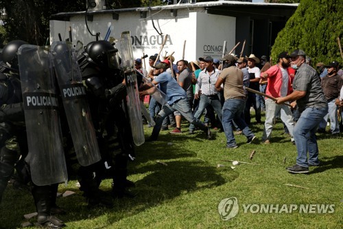 멕시코가 미국에 진 '물 빚'이 뭐길래…격렬 시위에 사망자까지