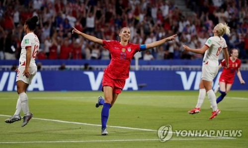 '슈퍼맘 축구선수' 모건, 英 여자슈퍼리그 토트넘으로 이적