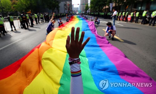 [이효석의 게임인] 무지갯빛 게임 2편 온라인 퀴어축제 아쉬움 달래다