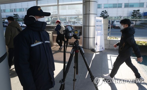 '확진자 나올라' 추석 앞둔 대기업 공장 노심초사