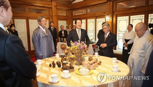 정총리, 7대종단 만난다…정부-종교계 방역협의회 첫 회의