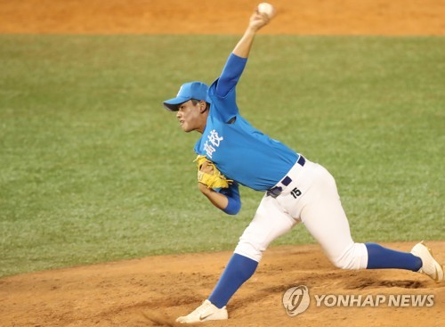 강릉고 좌완 김진욱, 전체 1순위로 프로야구 롯데행(종합)