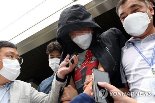 '선배 끓는물·불고문 학대' 20대 연인 첫 재판서 범행 인정