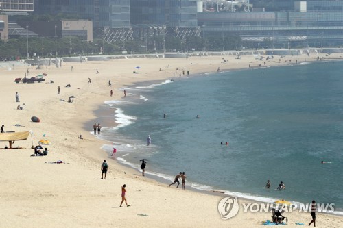 코로나에 부산 해수욕장 이용객 60% 줄었다…범죄도 15% 감소