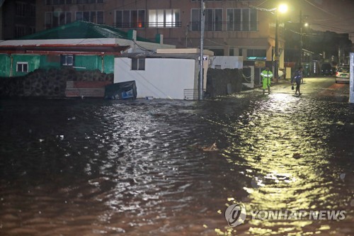 태풍 '마이삭' 강풍에 사망 1명·부상 1명…이재민 26명(종합)