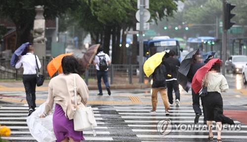 태풍 '하이선' 영향 전국 강풍에 비…강원영동·경상도 강한 비